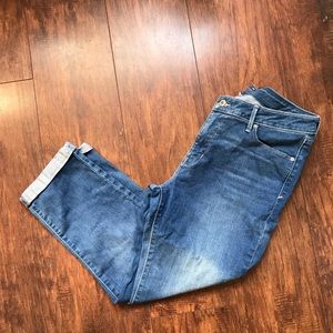 Woman Levis size 33